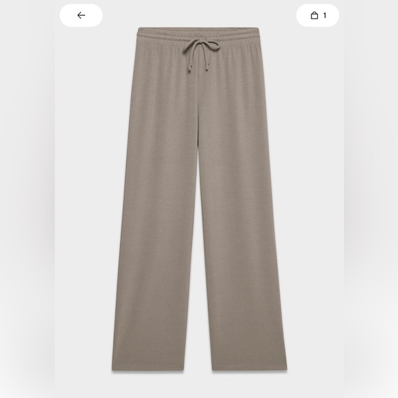 Aritzia Pants - Aritzia recharge pant nwt